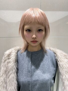 ピークアブー ワン(PEEK-A-BOO ONE) ブリーチブロンドベージュハイトーンダブルカラーレイヤーカット