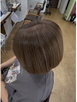カラーサロンビスカリア 相模原エリア 淵野辺駅店(Color salon Biscaria)&nbsp;根元だけで整える白髪ぼかし