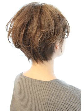 レウナ 外苑前(Reuna) 大人可愛いニュアンスショート