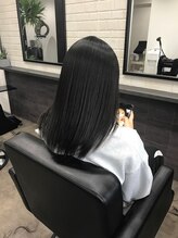 アール ザ ヘアー(Re the hair) ミディアムストレート