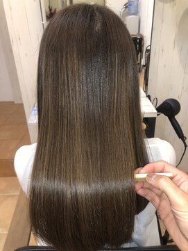 アコンプリッシュ 代官山 恵比寿(accomplish) プラチナミネコラ