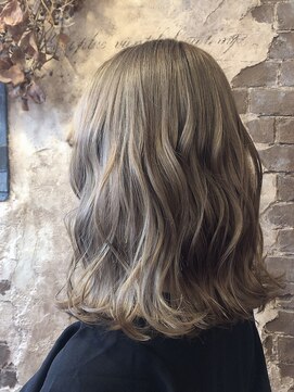 マギーヘア(magiy hair) magiyhair/下北沢/meyou/ハイトーンホワイトベージュ