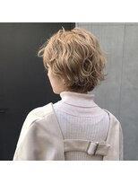 アリーズ シブヤ(ALLYS shibuya)&nbsp;耳かけ ウェーブパーマ フォギーベージュ