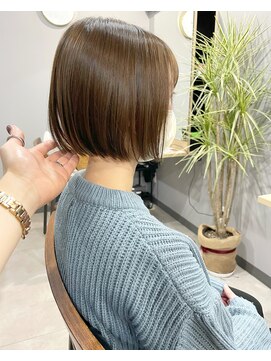 アトレ(attrait) ＊あごラインのミニボブ 小顔シルエット 大阪美容室 天王寺