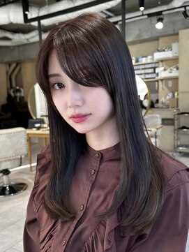 ティア(Tia.) （巻ける縮毛矯正/ローレイヤーカット/うざバング/ブラウン）