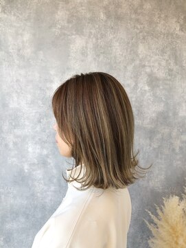 ヘアアンドメイク ムーア(Muuua) くすみベージュ ＋ 白髪ぼかしハイライト