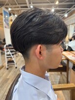 ナチュラルヴィーノ(Natural vino) センターパート毛流れニュアンスパーマ