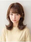 切りっぱなしミディアム×アッシュベージュ×パーマ