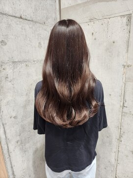 ニューカマー バイ ヘッドライト シブヤ(NEW COMER by HEADLIGHT shibuya) グレージュ×セミロングレイヤー