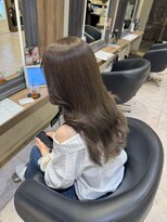 ケンジ 横須賀中央(KENJE)&nbsp;赤みをおさえた、まろやかオリーブカラー