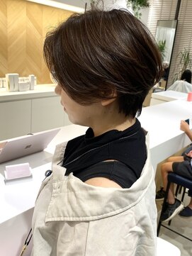 ステア ケース(stair case) 大人ショート/ショートボブ/白髪ぼかしハイライト/銀座/武蔵小杉