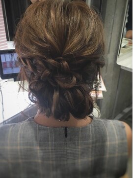 ヘアアンドケア エジェリラボ(hair&care egerie lab) 入学式ヘアアレンジのシニヨンアレンジ