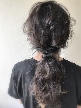 エル セルカ 高田馬場(el CERCA) 大人可愛いウェーブポニーテールアレンジ【el CERCA高田馬場】
