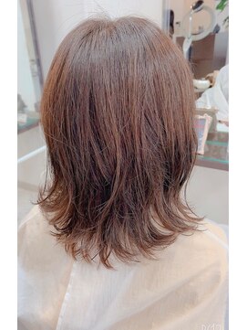 ヘアアンドメイク ドーリー(Hair&Make Dolly) 外ハネレイヤー