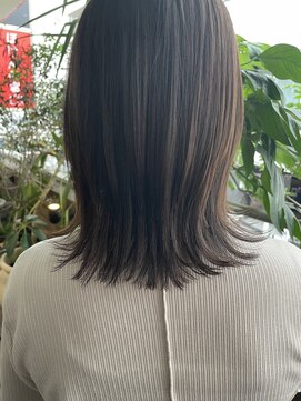 キャラ 池袋本店(CHARA) 切りっぱなし外ハネミディアム【キャラ池袋】