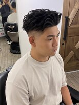 メンズ短髪パーマの2ヶ月後　超合金ヘア　フェードパーマ