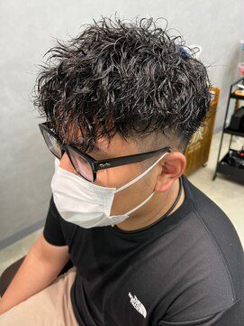 リット×ベリエ(Lit.×belier) ツイストパーマツイストスパイラルパーマツーブロック刈り上げ