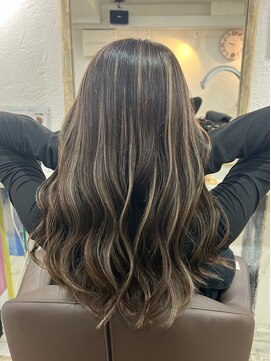 ザブリッジ(the Bridge) ロング×グレージュハイライト