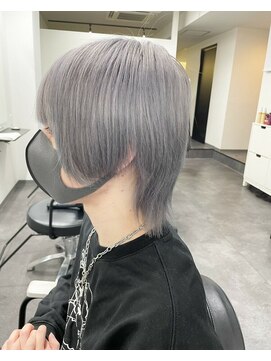 ワンズクロエ 原宿店(ONE's Chloe) シルバーカラー/アースカラー/くびれヘア/ツートーンカラー