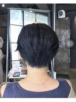 インス(ensue)&nbsp;グレージュアッシュグレージュショートカットハンサムショート