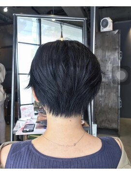 インス(ensue) グレージュアッシュグレージュショートカットハンサムショート