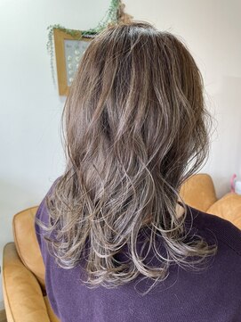 エルフゥ(Elle fou) 白髪ぼかしカラー