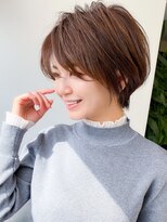 20代30代40代抜け感小顔ショートレイヤーミルクティベージュ