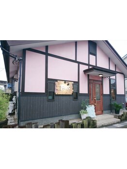 2席のみのプライベート空間♪周りを気にせず、ゆったりとした時間を過ごしたい方にオススメのサロン◎