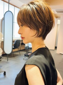 アイドットプラスフェリシア 表参道(i.+FERiCIA.) 20代/30代/ニュアンスカラー/小顔/前髪カット/ショート/表参道