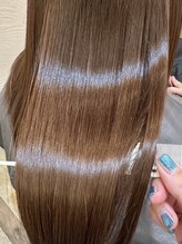 【内部定着】補修成分を閉じ込め、しなやかさを高める工程