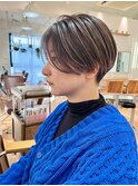 Lomalia表参道ケアブリーチダブルカラーハイライトショート