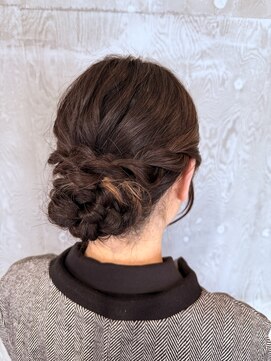 グランデュール 浜松小豆餅店(GRANDEUR) シニヨンアレンジ