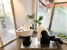 マーリー(marlee)の雰囲気（自然光の入る解放的な空間[表参道/ヘアセット/シャンプーブロー]）