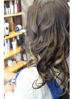 オーバーキャプテンネイキッド(OVER CAPTAIN NAKED)&nbsp;外国人風2色ＭＩＸエクステ　（エクステつけ放題）