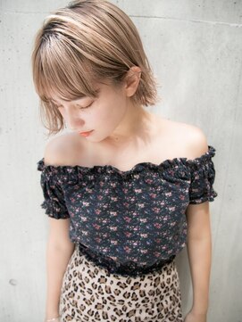 ルティア(Lutia) ダブルカラー 外ハネ 簡単スタイリング