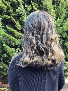 ブリッル(BRIL) グレーヤージュ