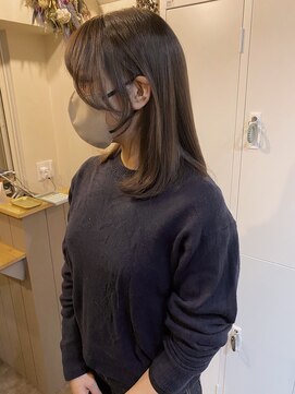 ニード(need) ダークグレージュ