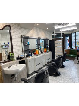 【三ノ輪駅から徒歩3分】老若男女問わず幅広い層に愛され、気軽に通えるサロン♪フェードカット3000円～