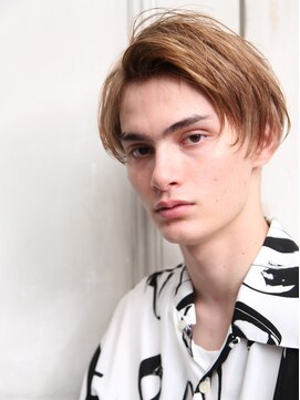 ルックグッドストア タカラヅカ(LOOK GOOD STORE TAKARAZUKA) アップバングサイドパートツーブロックマッシュハイライト0901