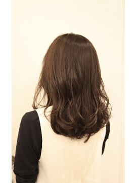 テイラー(TAILOR) 重めのミディアムヘアー