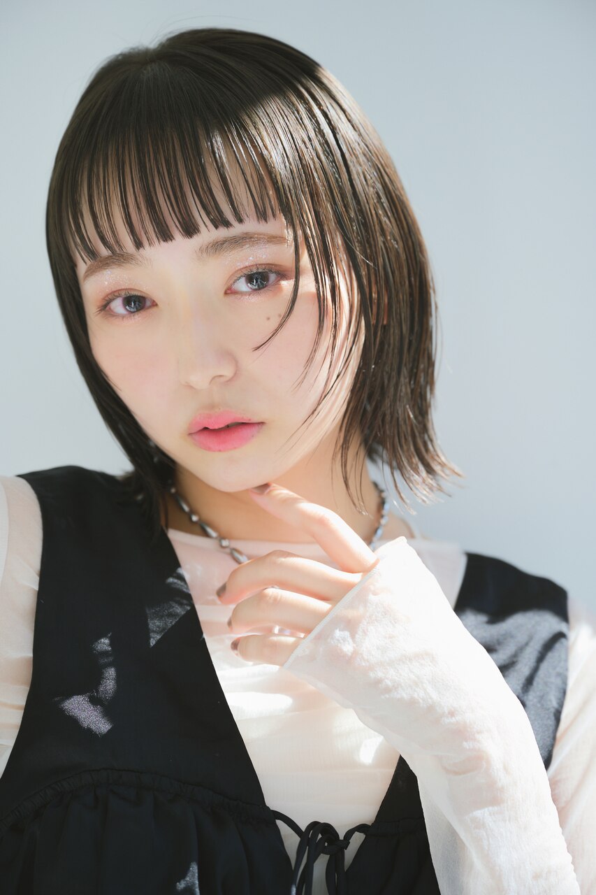 ぱっつん前髪ネイビーグレー顔まわりカット：L199302358｜リトル 下長