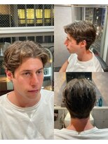 メグロバーバーショップロッポンギ 目黒六(MEGURO BARBER SHOP 6PPONGI)&nbsp;センターパート