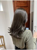 オリーブグレージュ