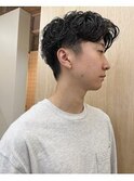 センターパートのゆるパーマ