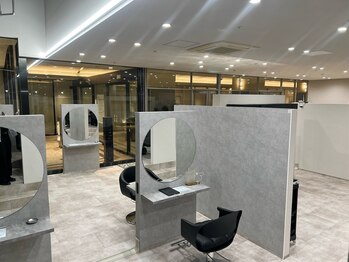 OZEL（オゼル）【郡山駅前店】メンズカット/パーマ/眉毛 