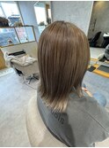 ほんのりグレーを効かせた透明感ブラウン