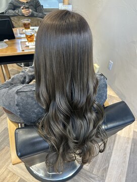 マーレ(MARLE./) 暗めアッシュで色落ちもきれいに