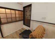 ヨハク(yohaku)の雰囲気(フルフラットなシャンプー台)