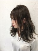 アッシュベージュオリーブカラー透明感