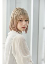 切りっぱなしボブ/ハイトーン/ホワイトベージュ/外国人風/20代